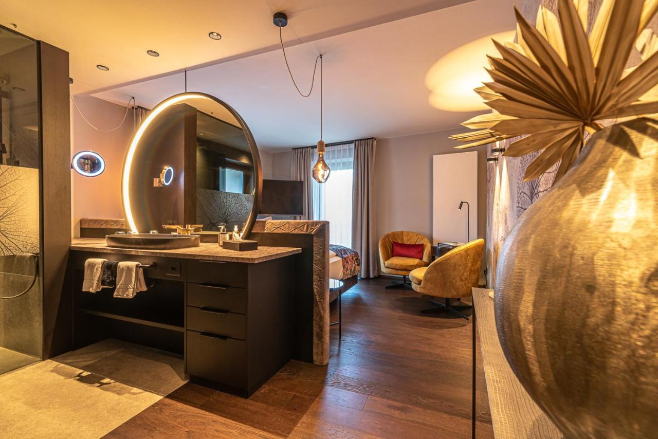 טזימו Hotel Zum Mohren מראה חיצוני תמונה