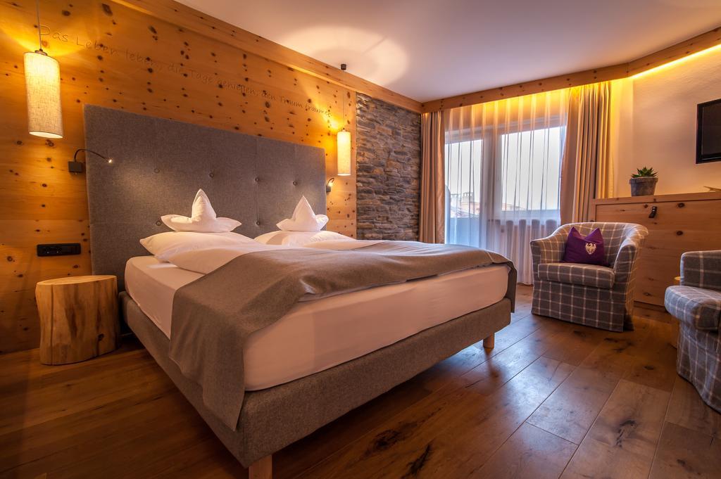 טזימו Hotel Zum Mohren מראה חיצוני תמונה