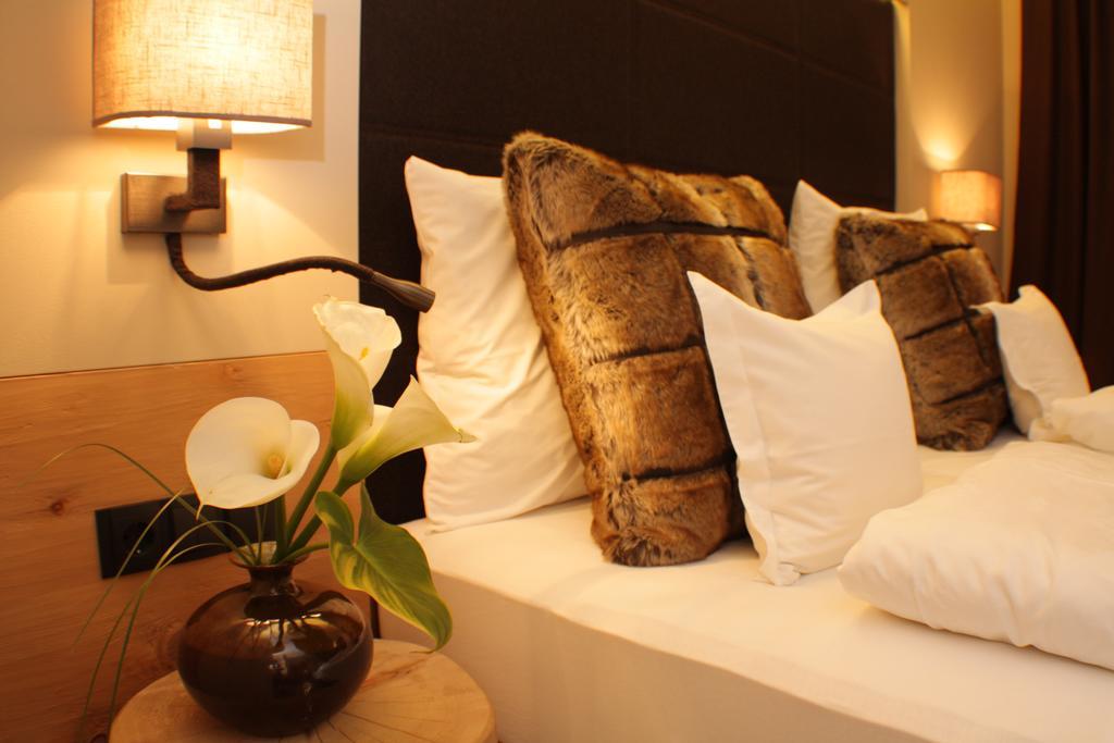 טזימו Hotel Zum Mohren מראה חיצוני תמונה